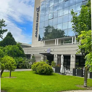 Golden Tulip Aix Les Bains - & Aix-les-Bains